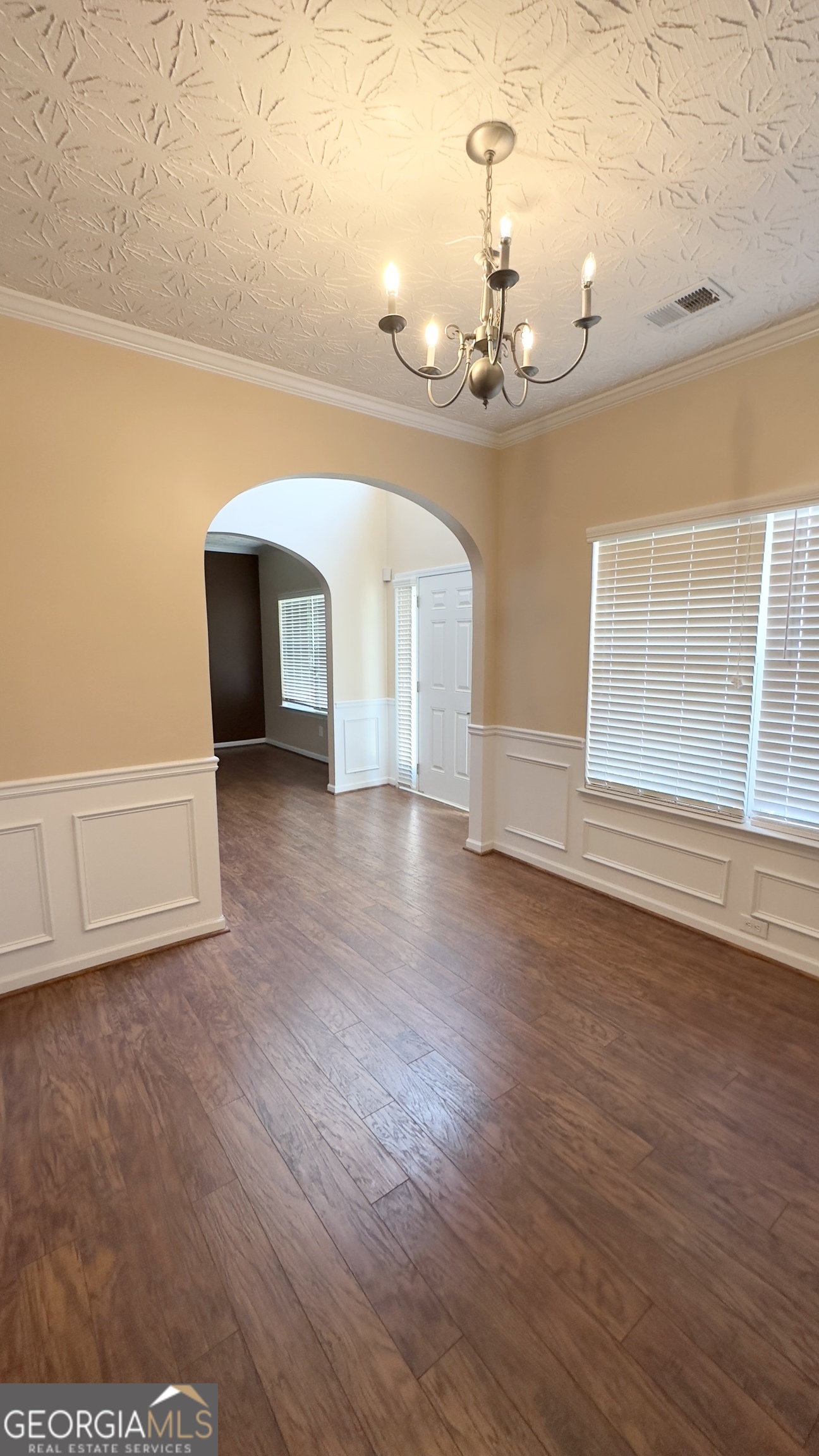 9155 Saunders Drive Property Photo 6
