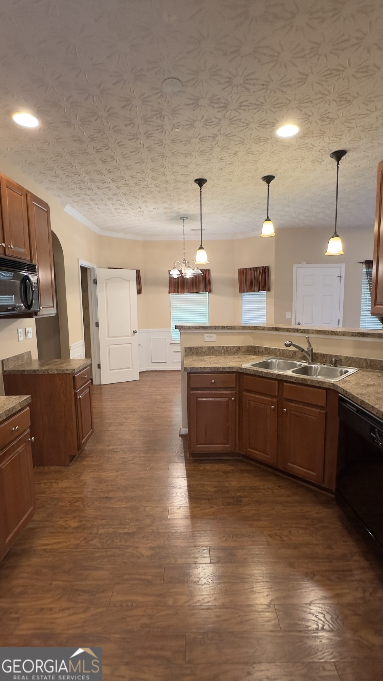 9155 Saunders Drive Property Photo 11