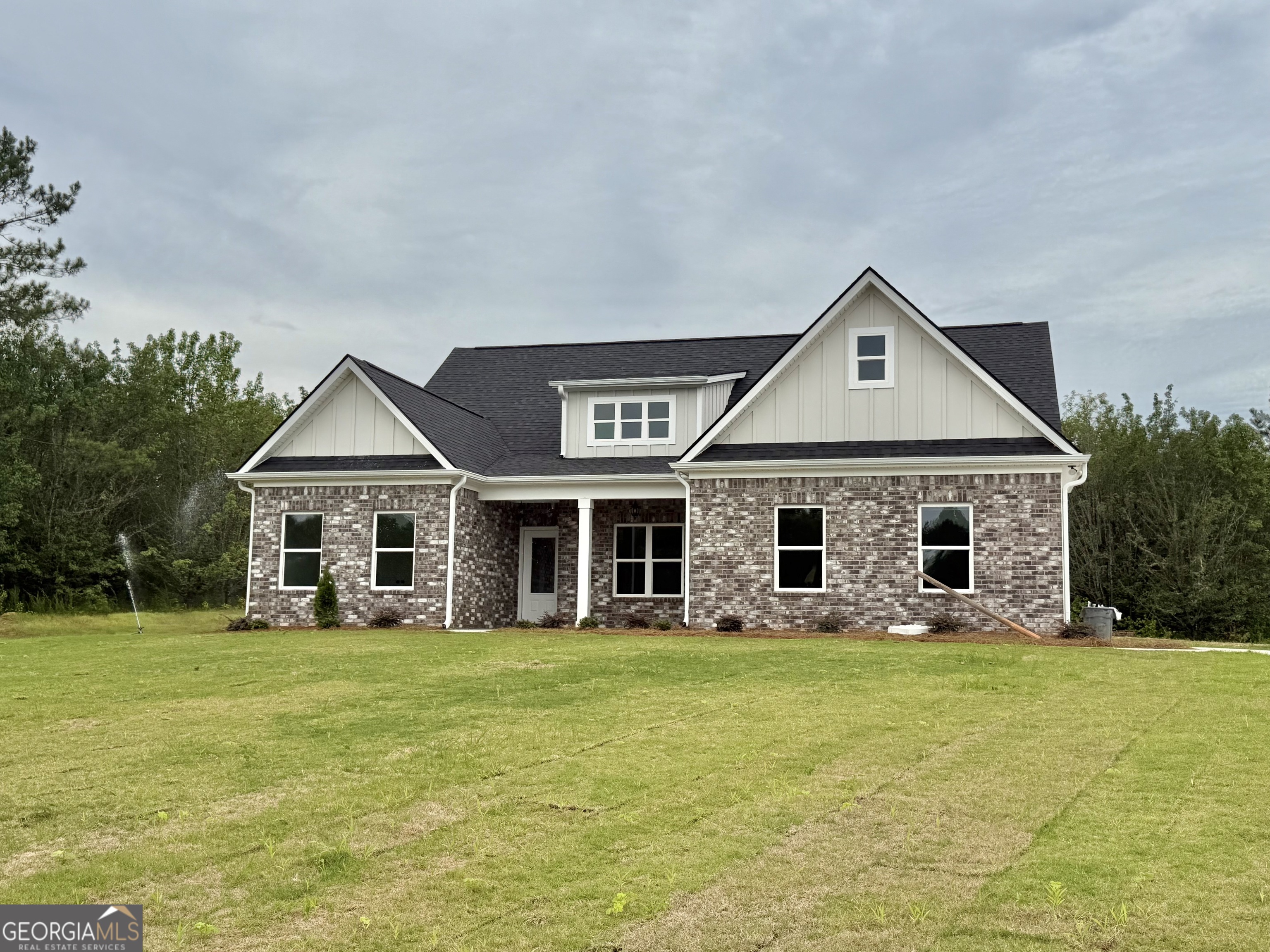 1319 Sycamore Circle Property Photo 3