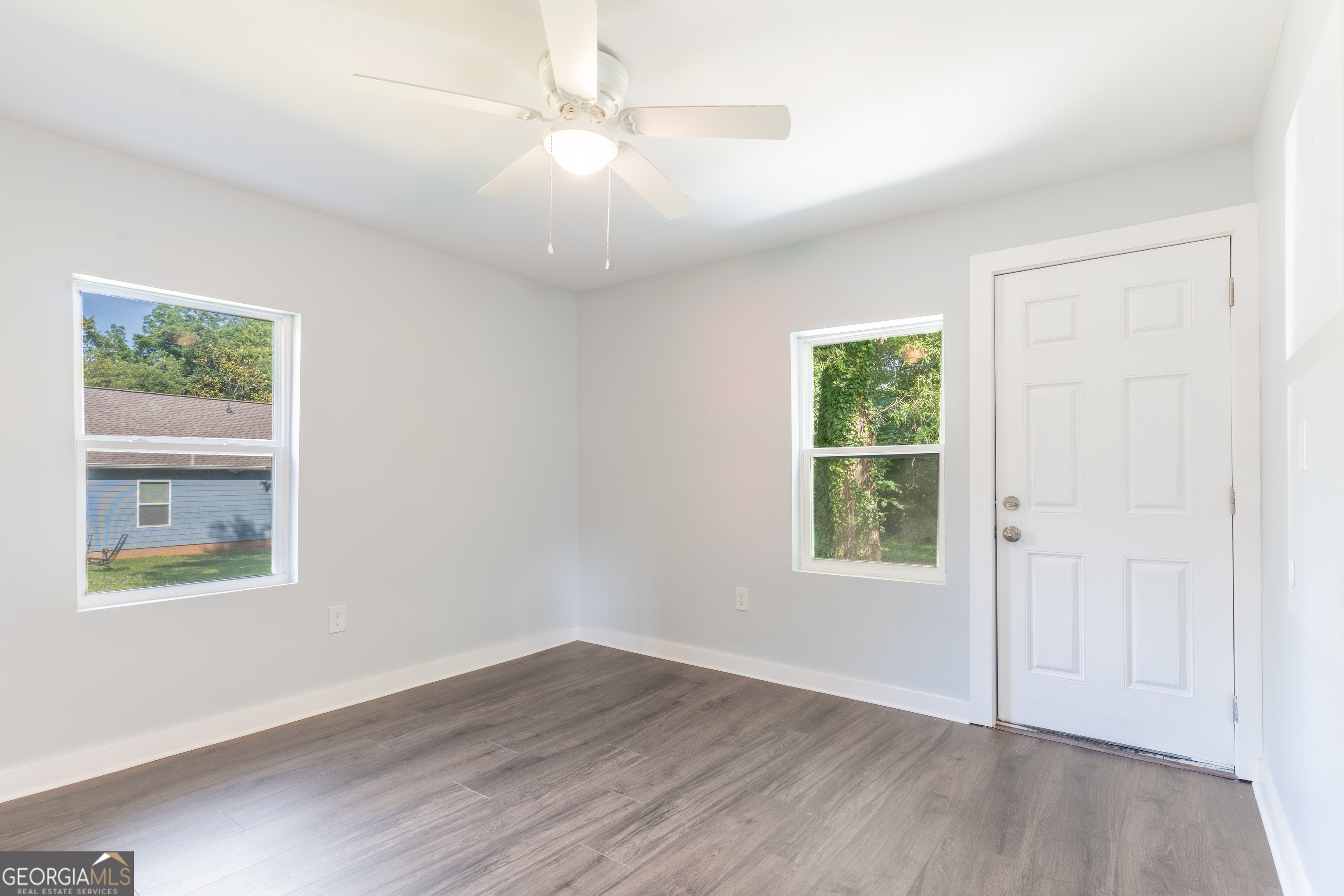 808 Davis Street Property Photo 4