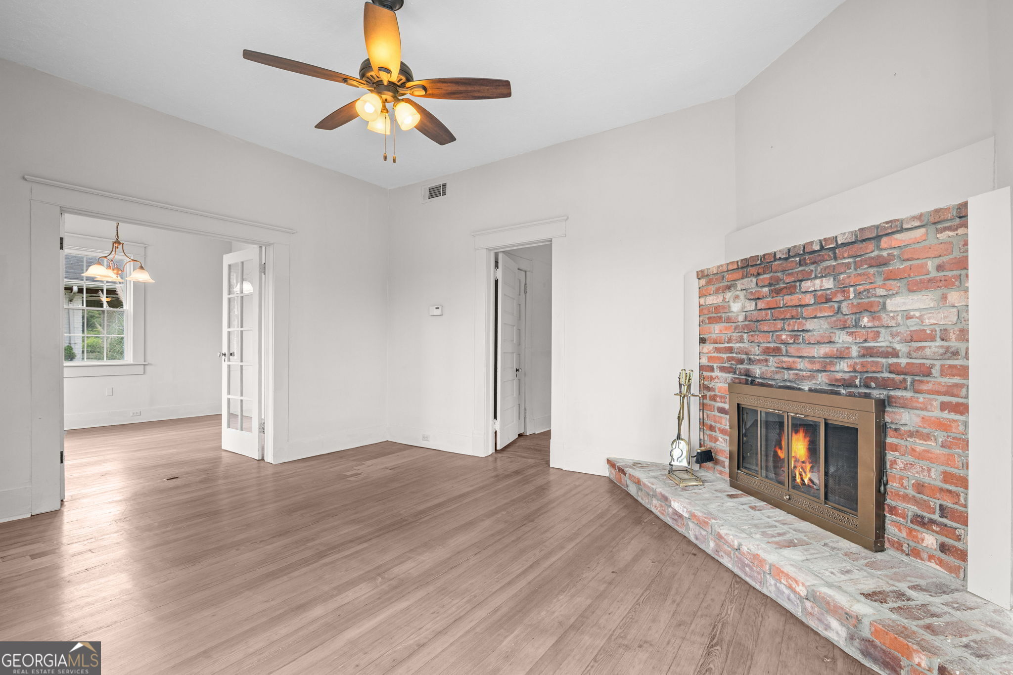 3097 E Point Street Property Photo 6