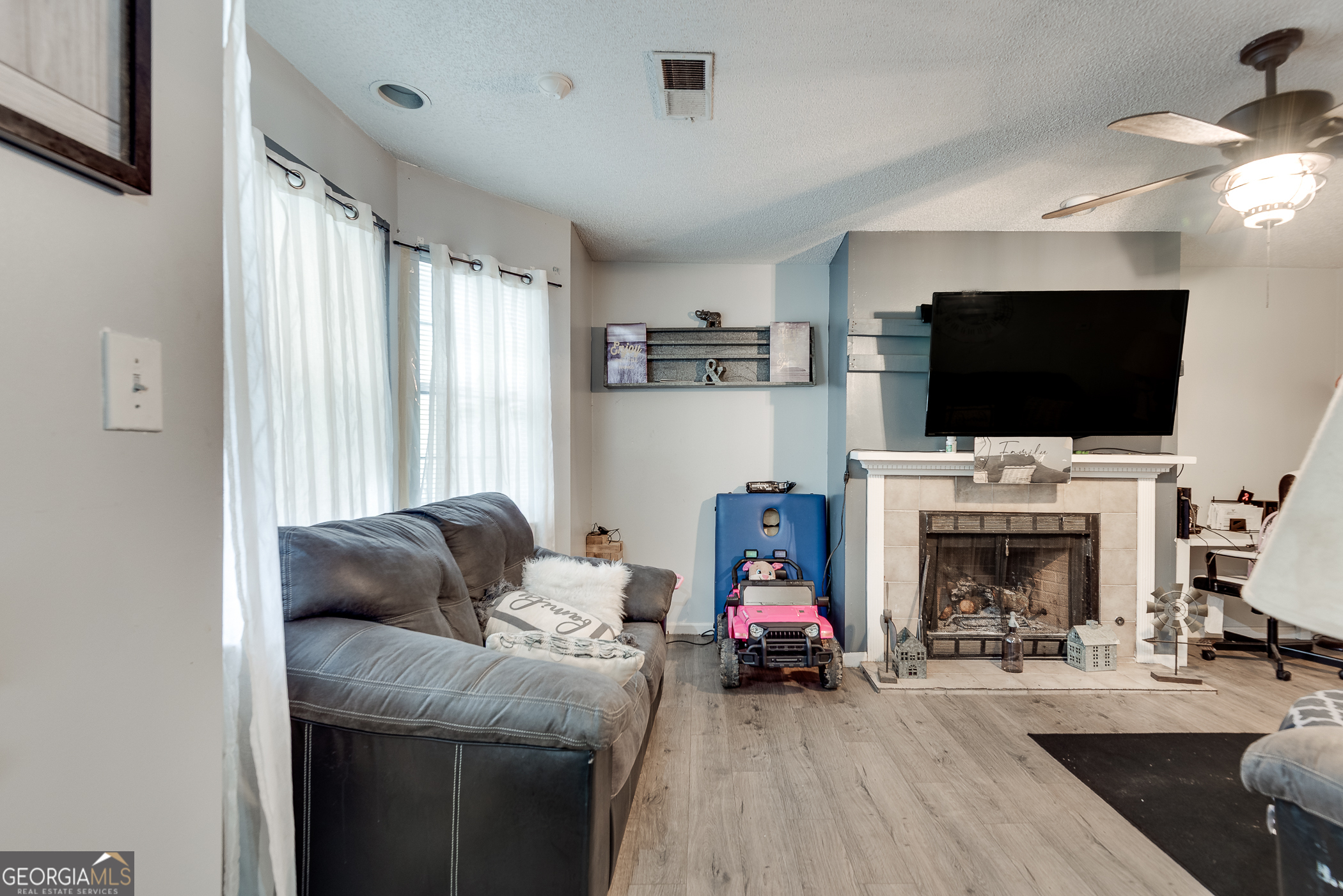 824 Boston Common Property Photo 6