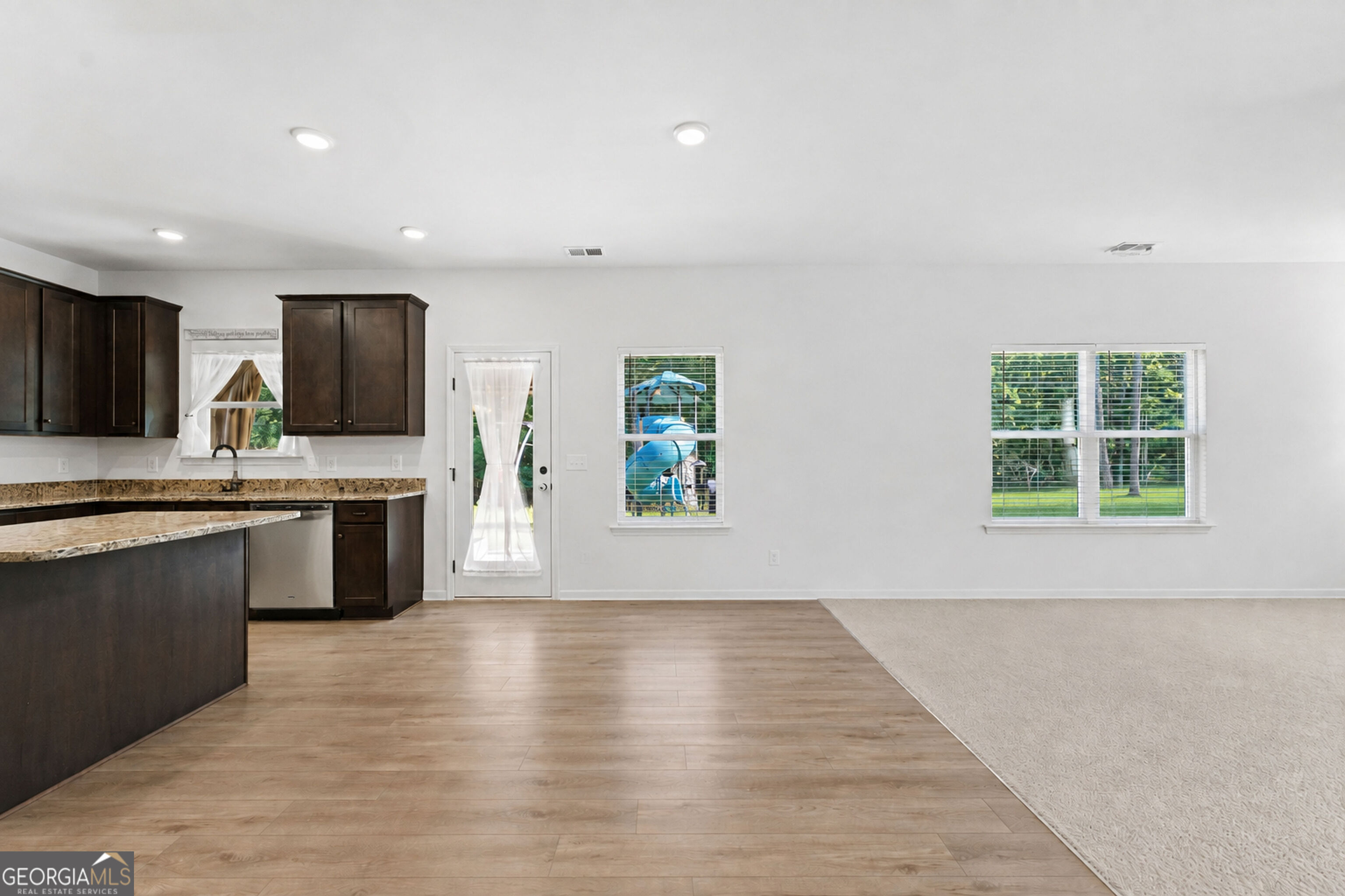 27 Whistling Oaks Drive Ne Property Photo 7