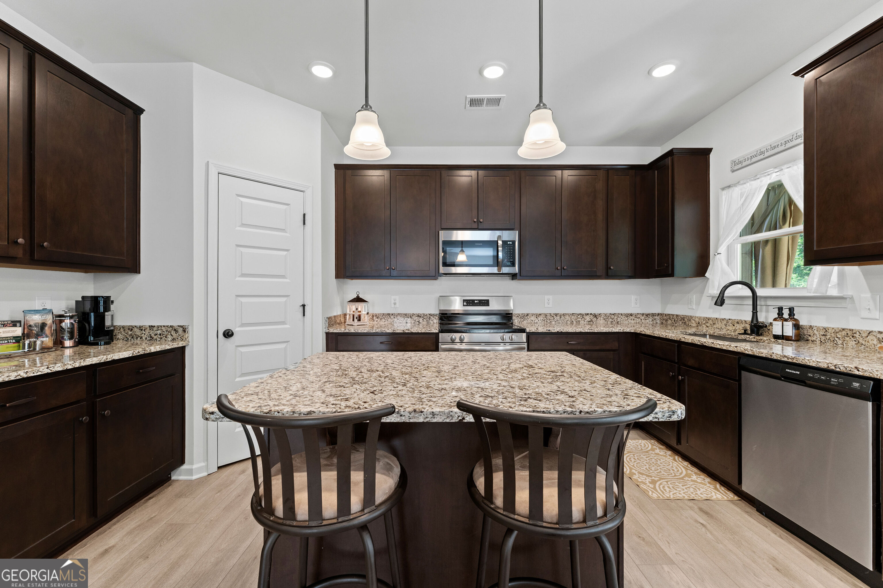 27 Whistling Oaks Drive Ne Property Photo 13