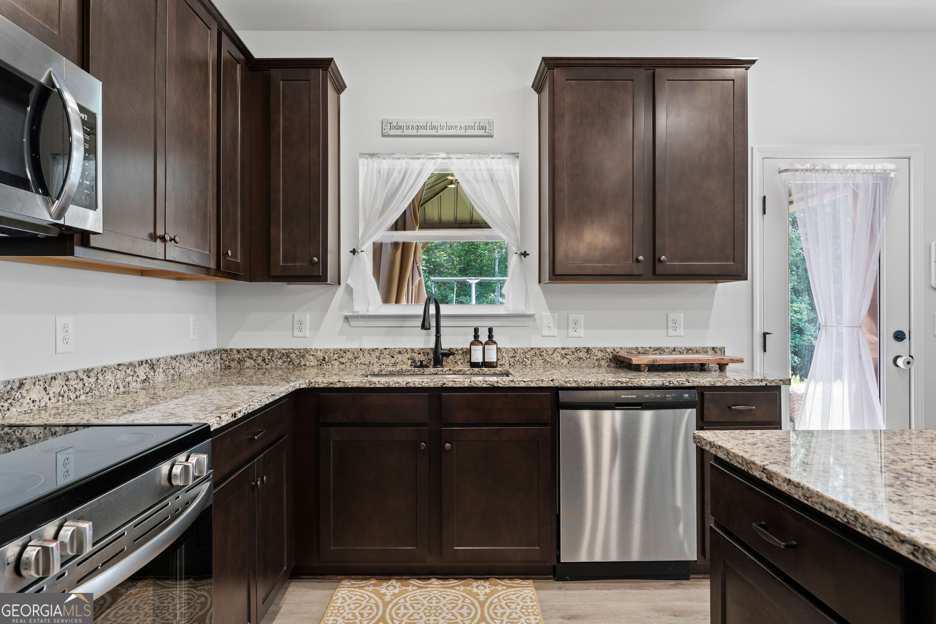 27 Whistling Oaks Drive Ne Property Photo 14