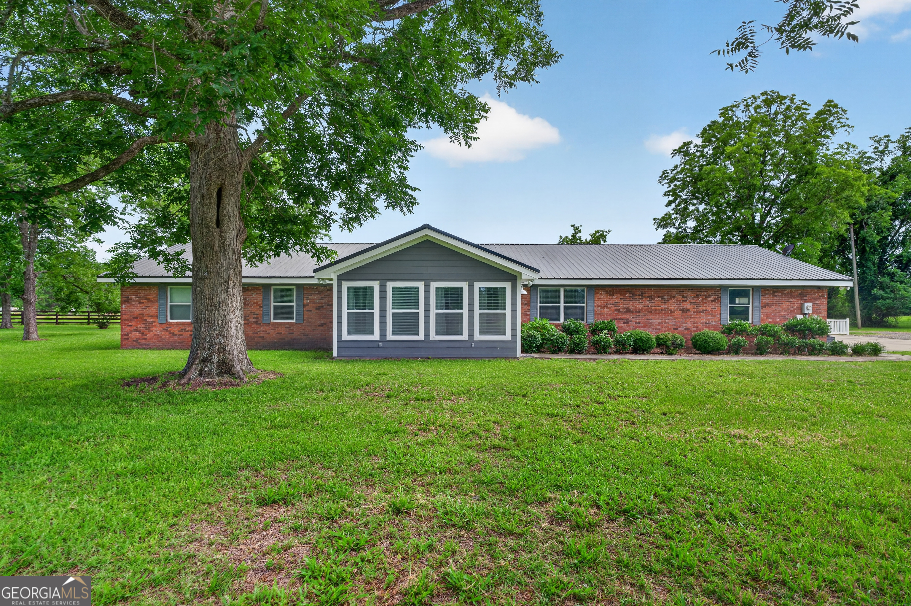 5349 Johnson Place Property Photo 1