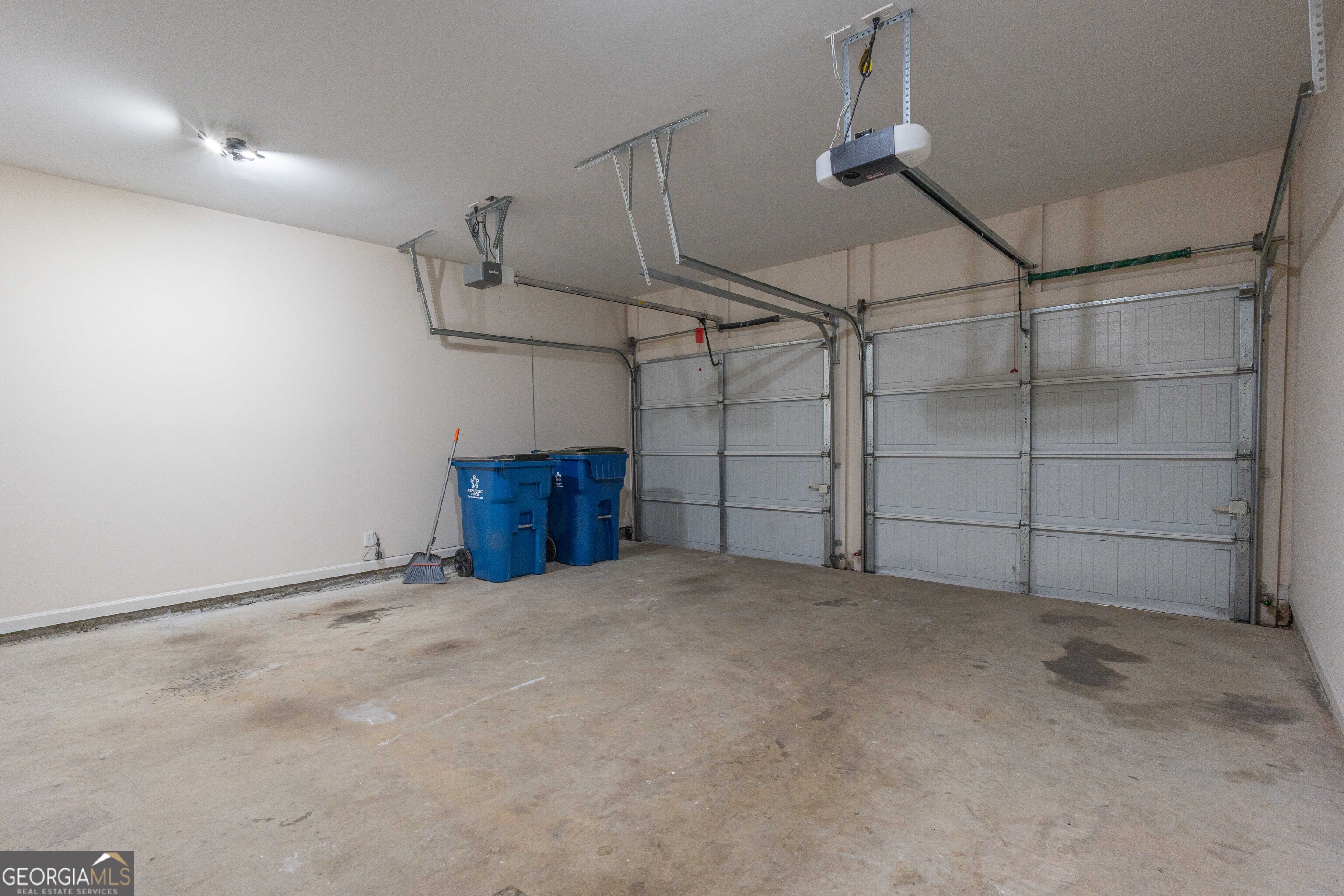 3800 Thayer Trace Property Photo 35