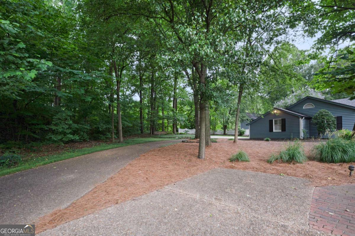 1904 Rena Lane Property Photo 7