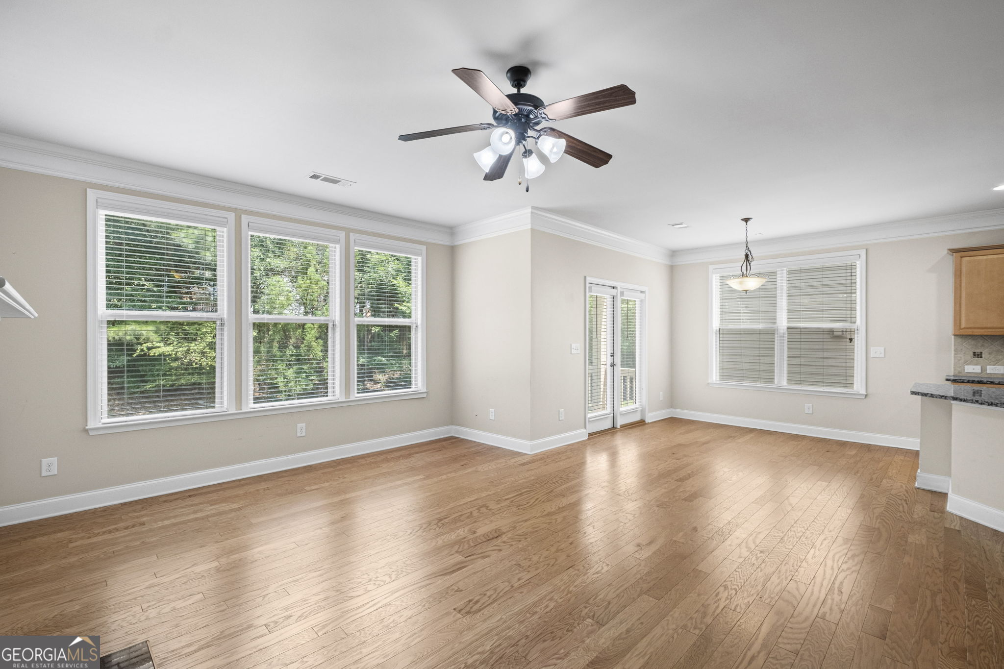 1040 Krobot Way Property Photo 10