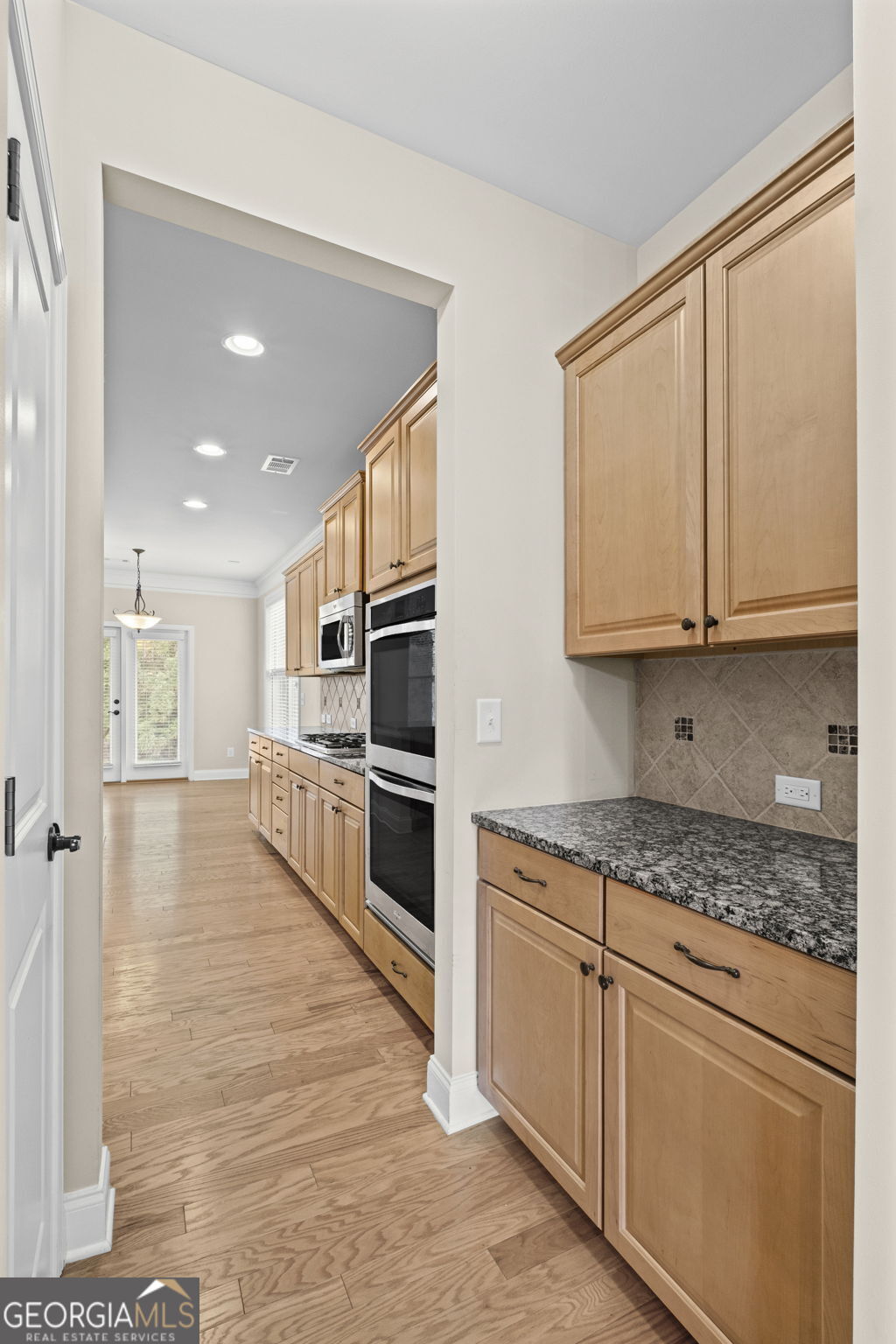 1040 Krobot Way Property Photo 16