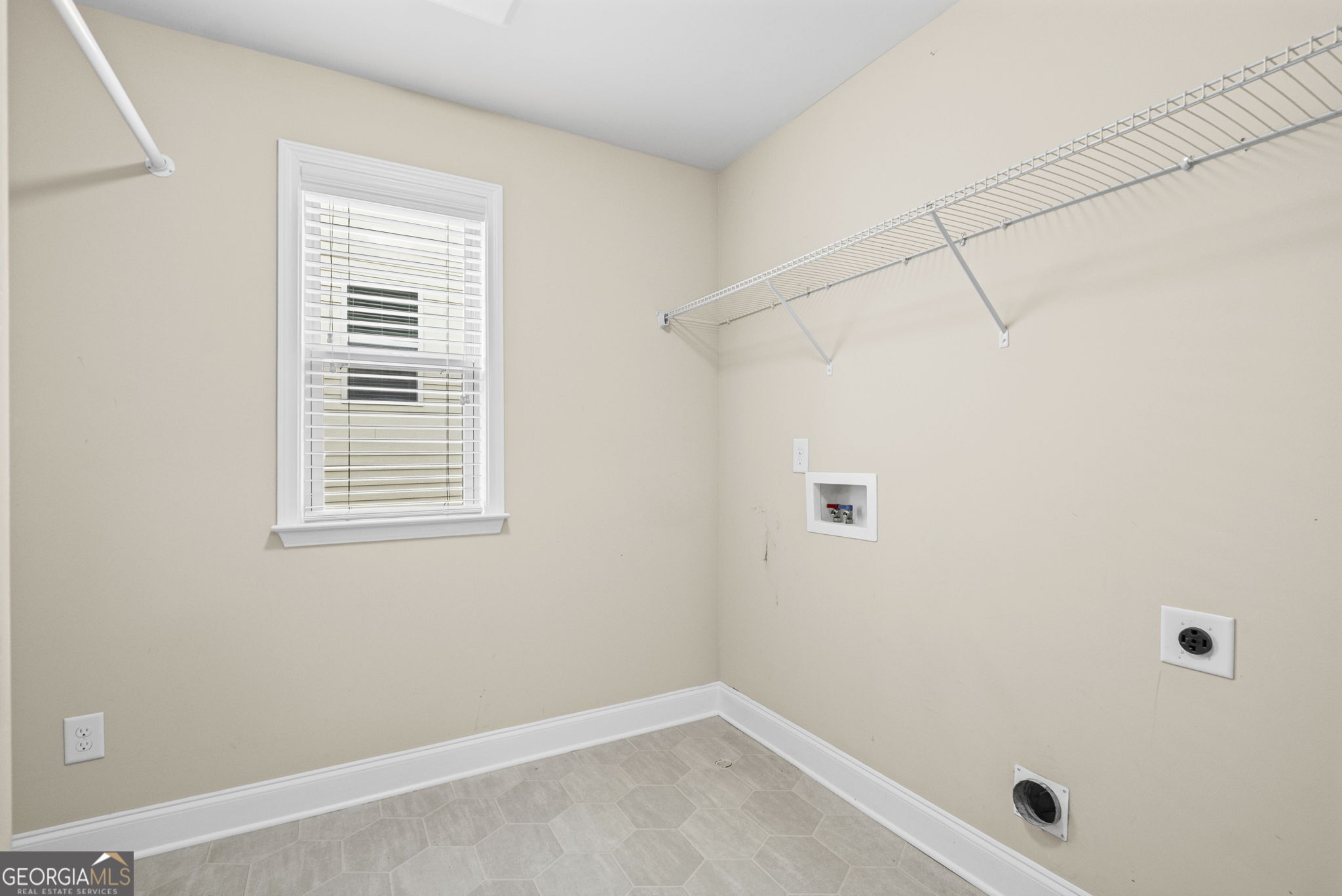 1040 Krobot Way Property Photo 34