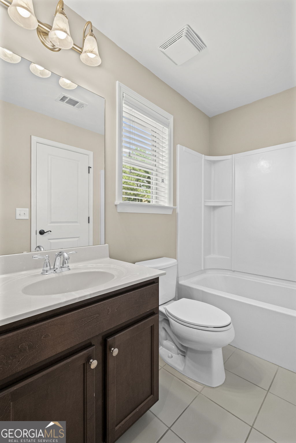 1040 Krobot Way Property Photo 38