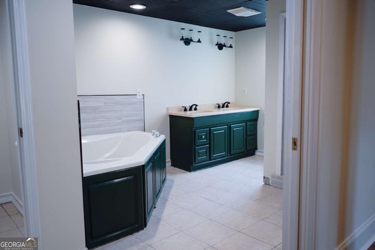 1572 Darwen Lane Property Photo 32