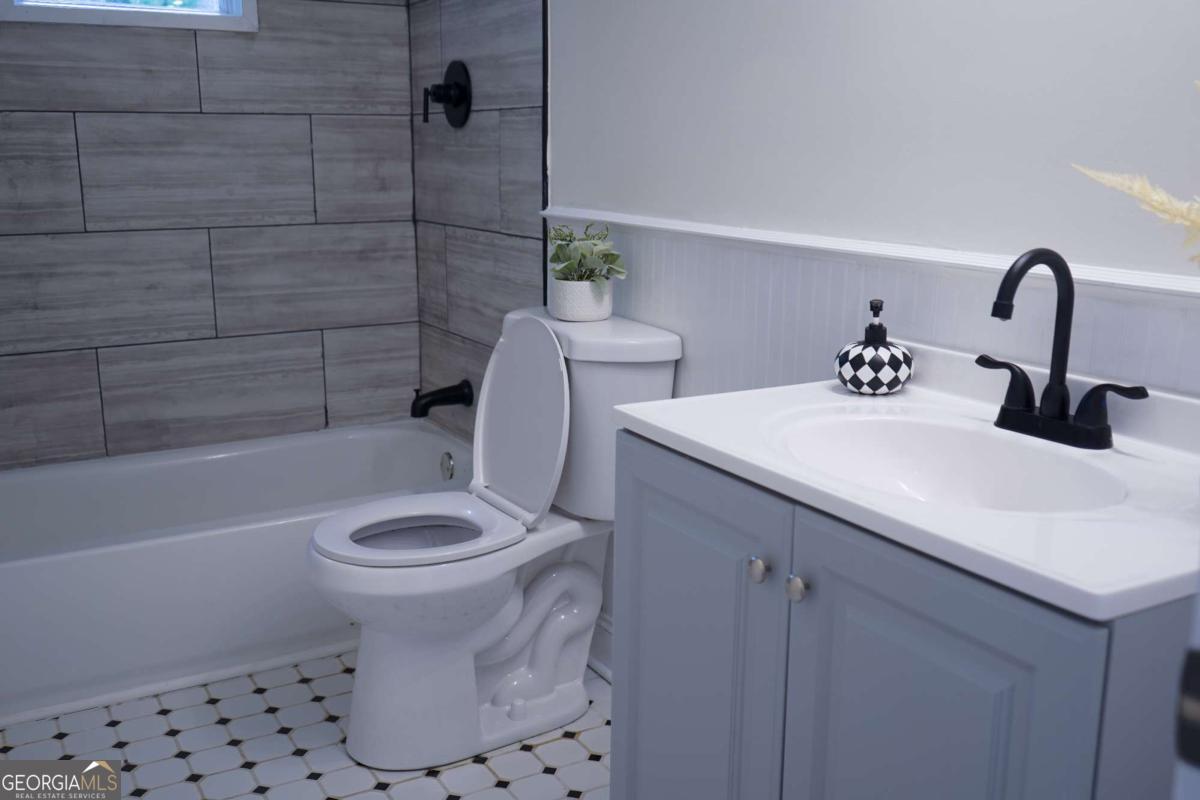 1572 Darwen Lane Property Photo 34