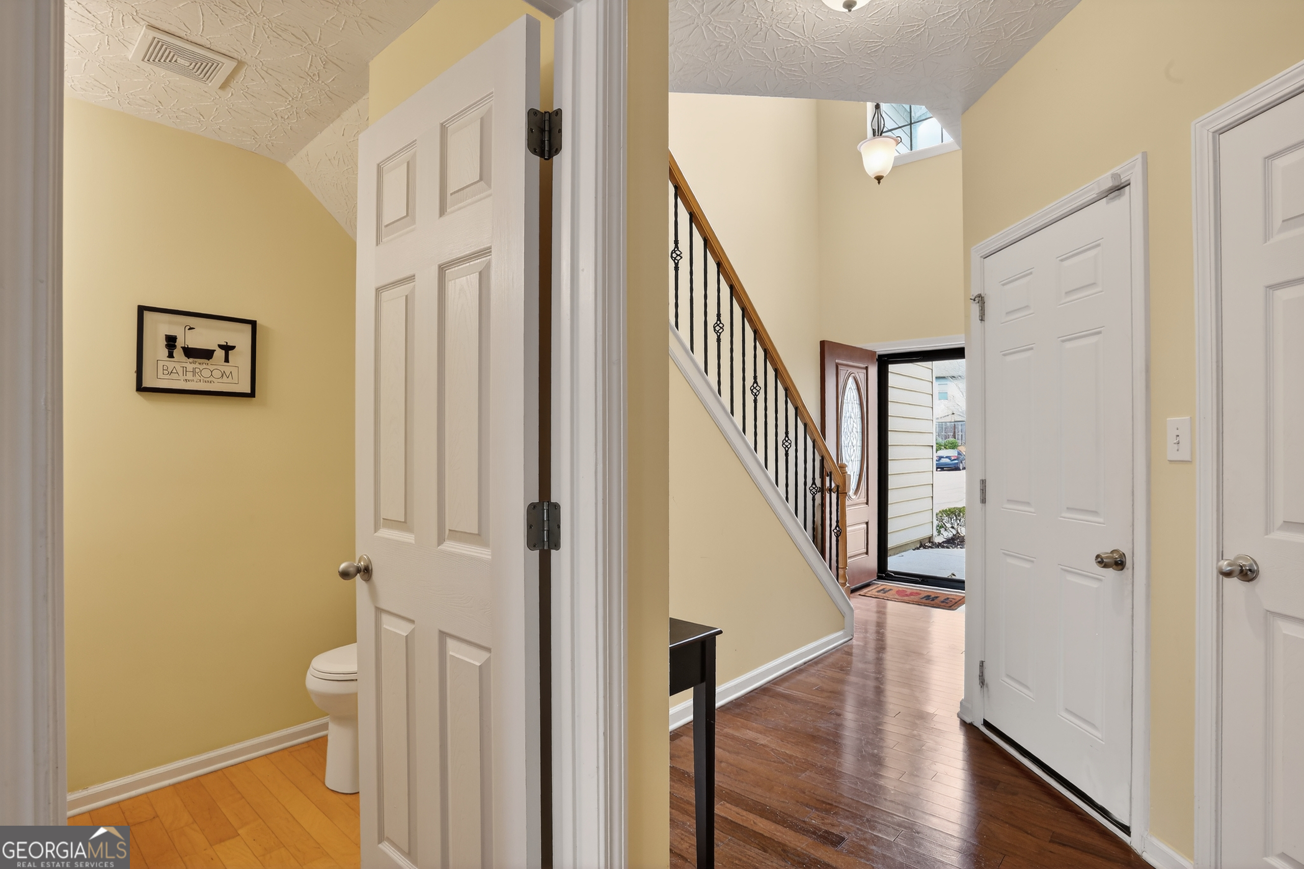 5556 Cascade Run Property Photo 4
