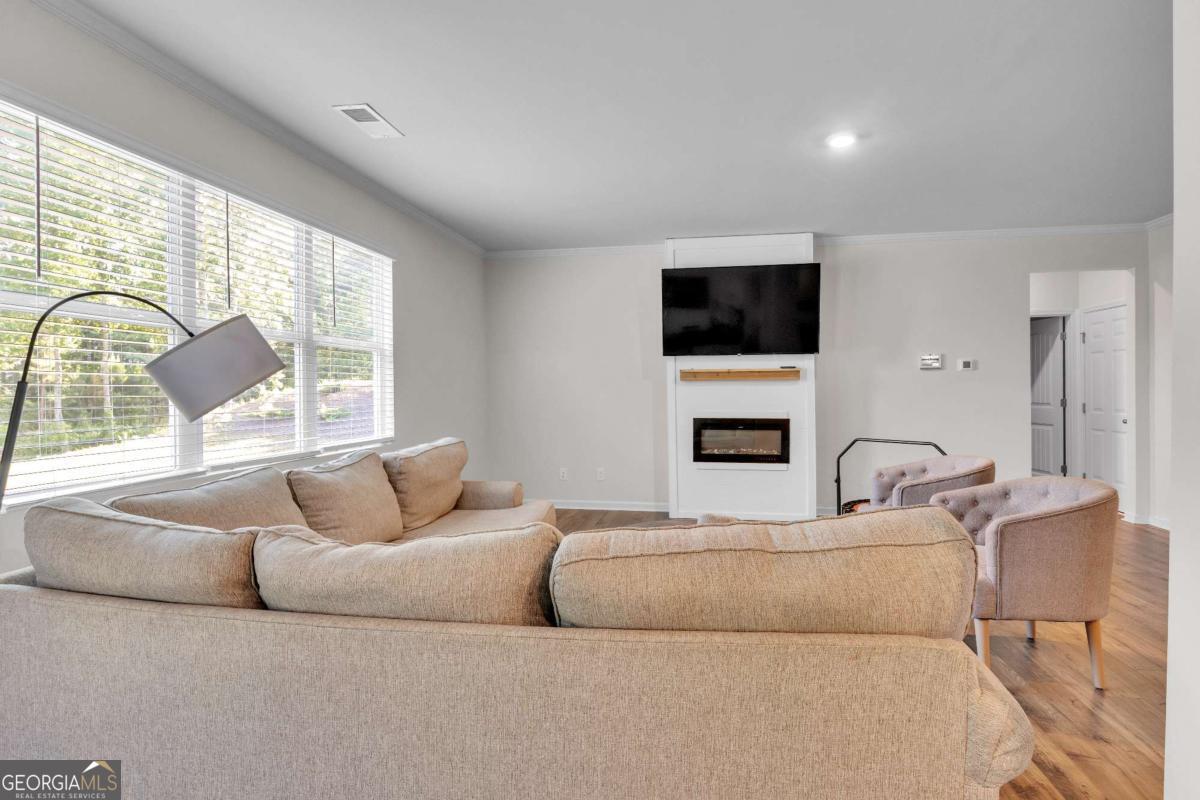 90 Thompson Drive Property Photo 11