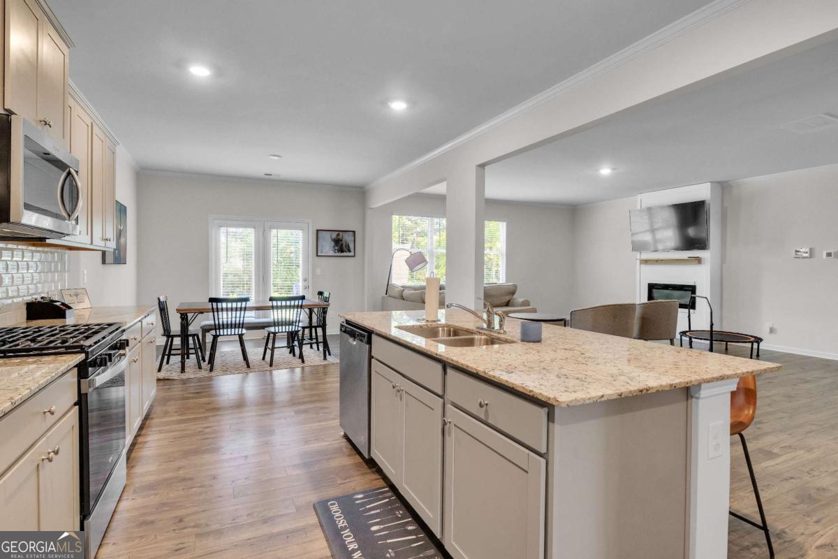 90 Thompson Drive Property Photo 15