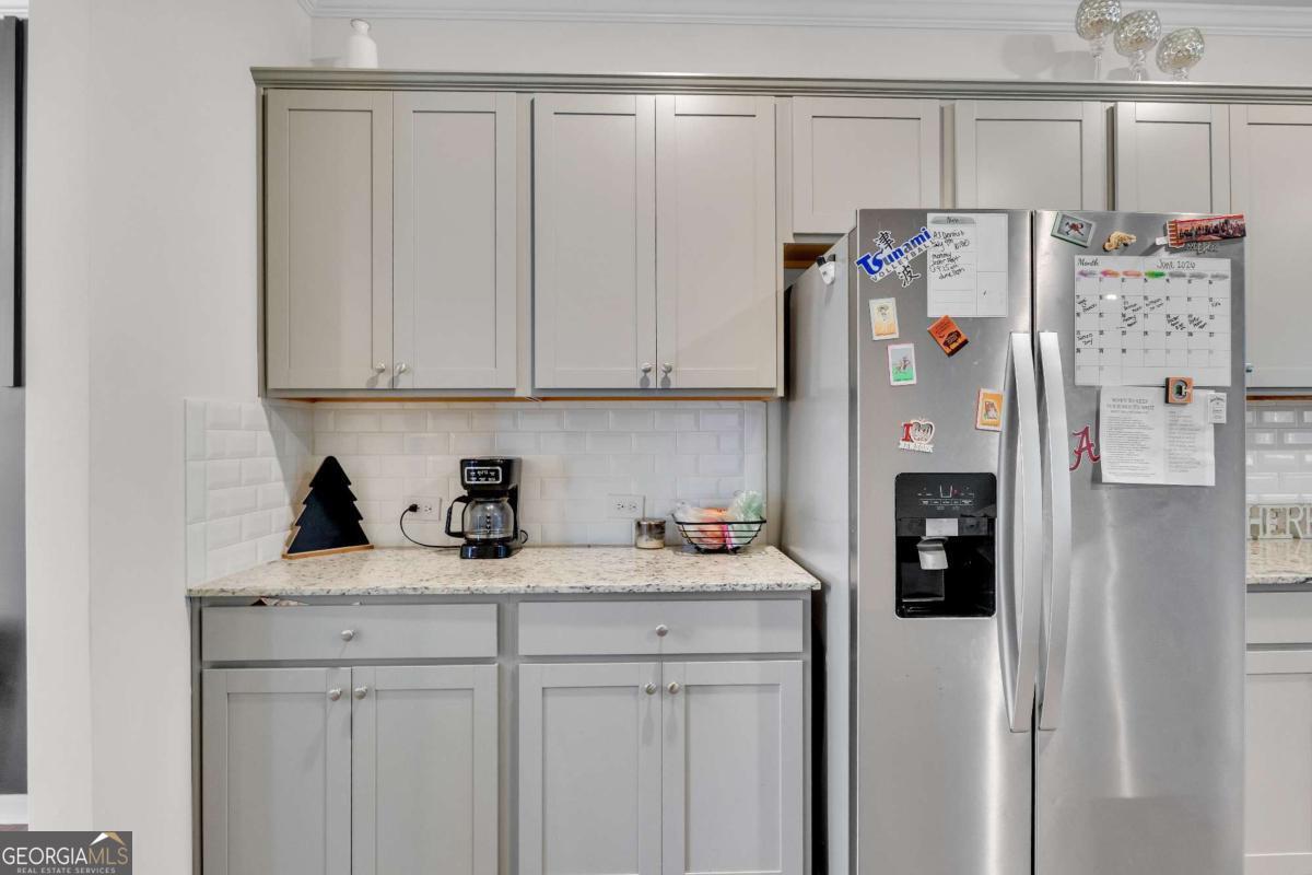 90 Thompson Drive Property Photo 16
