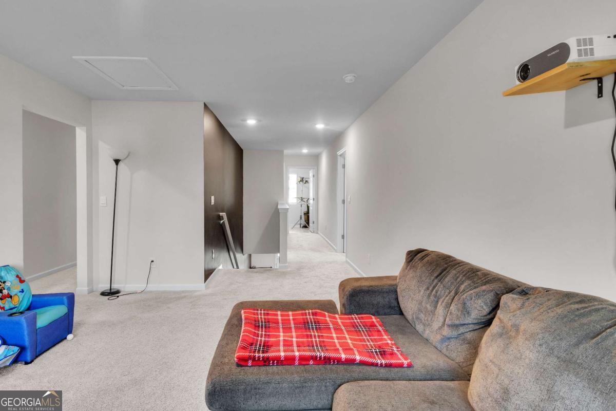 90 Thompson Drive Property Photo 25