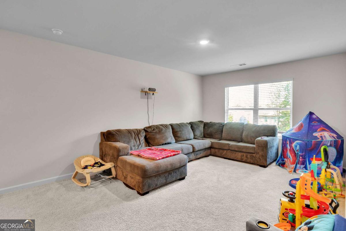 90 Thompson Drive Property Photo 26