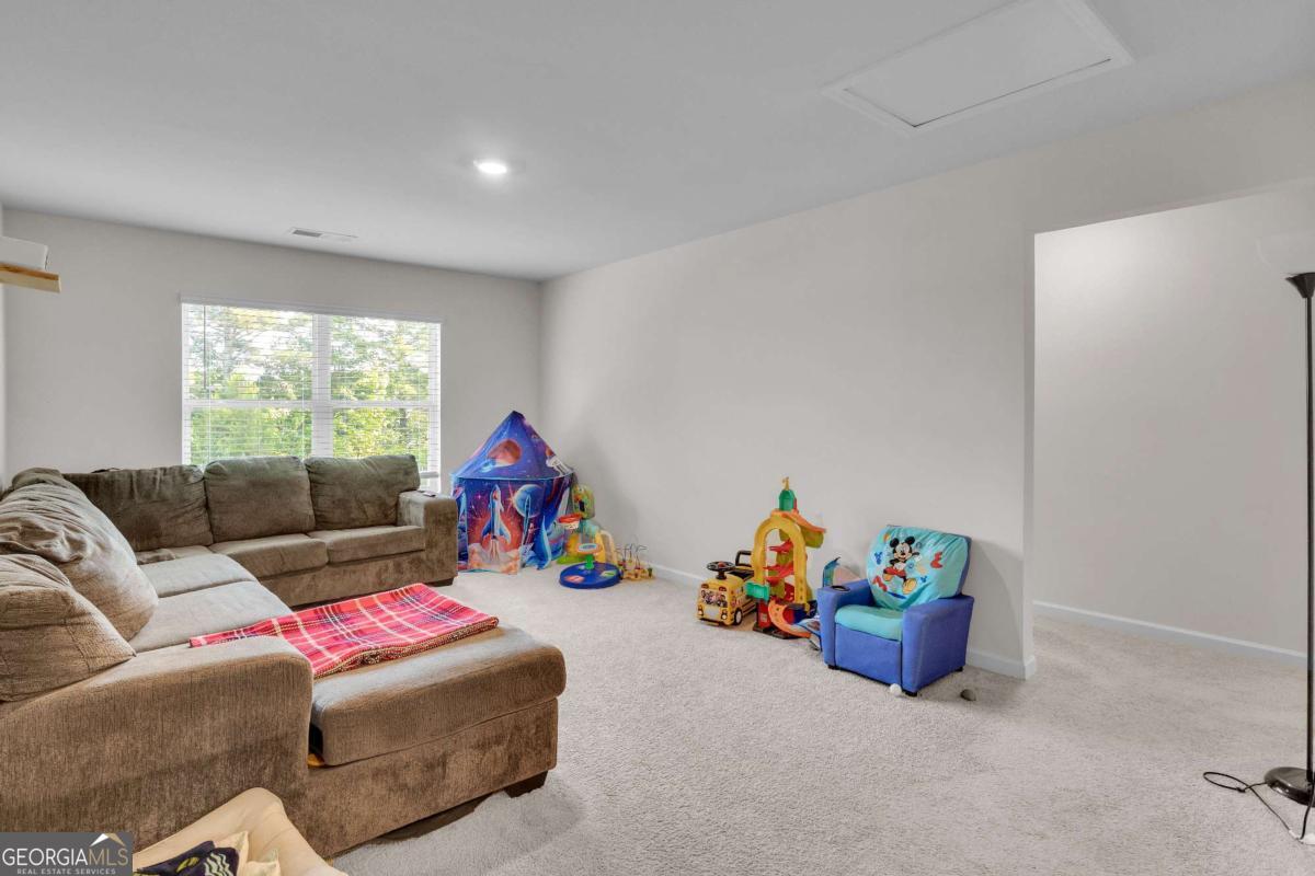 90 Thompson Drive Property Photo 27