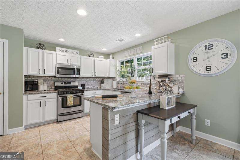 308 Westminster Drive Property Photo 9