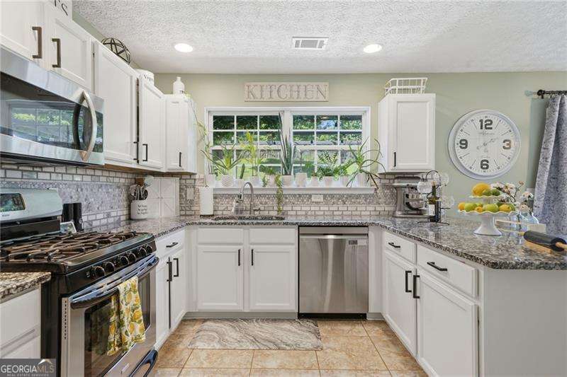 308 Westminster Drive Property Photo 12