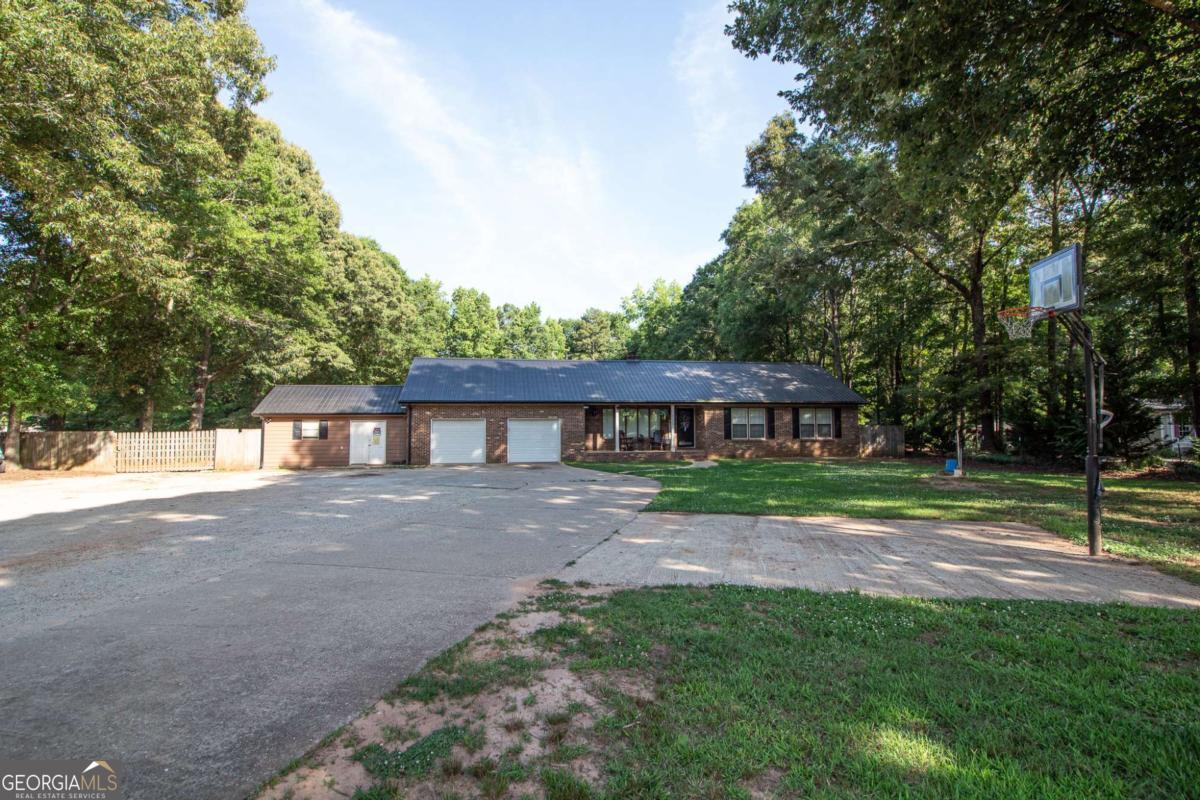 2150 Beaverdam Road Property Photo 1