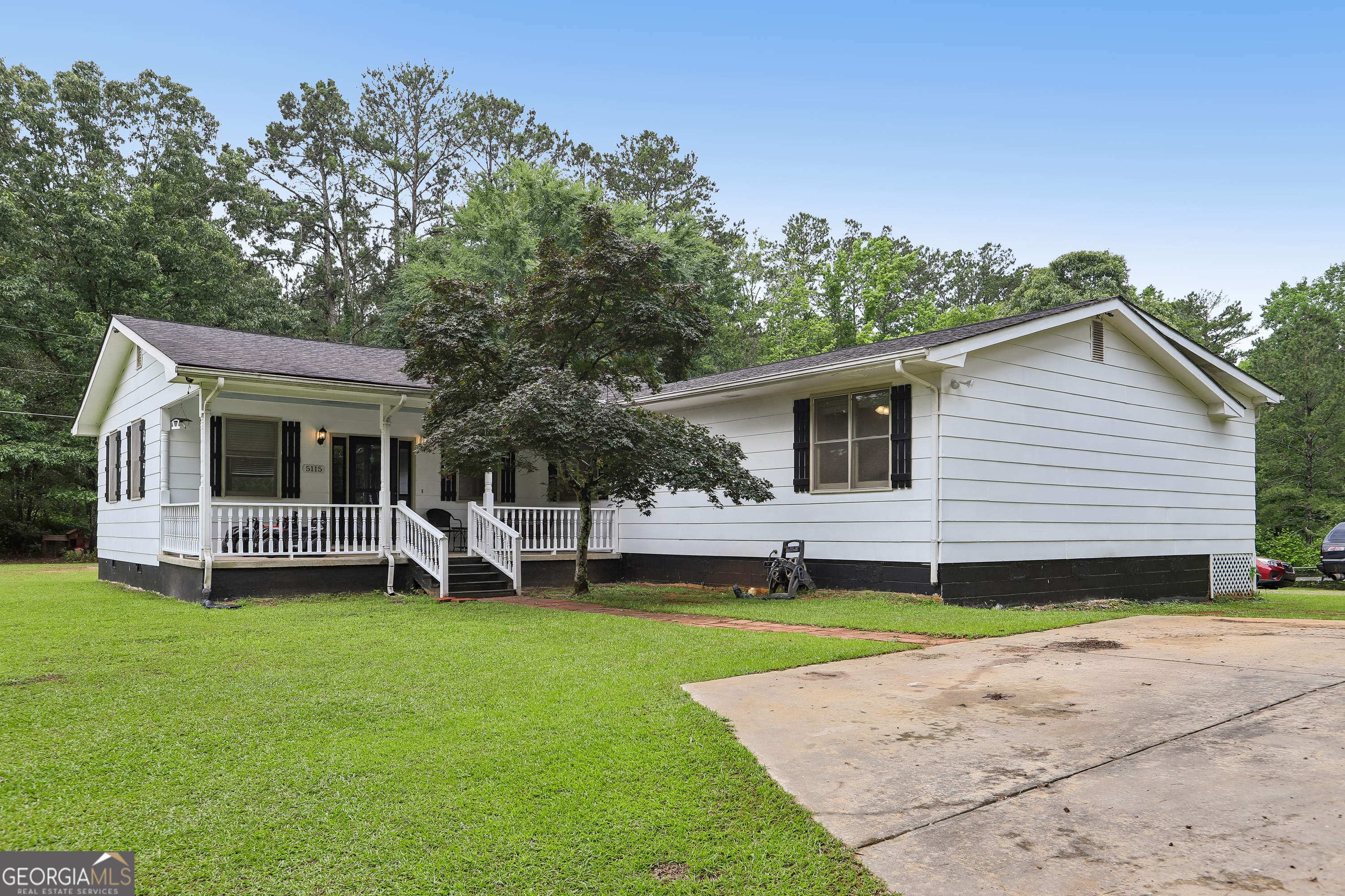 5115 Highway 20 Property Photo 1