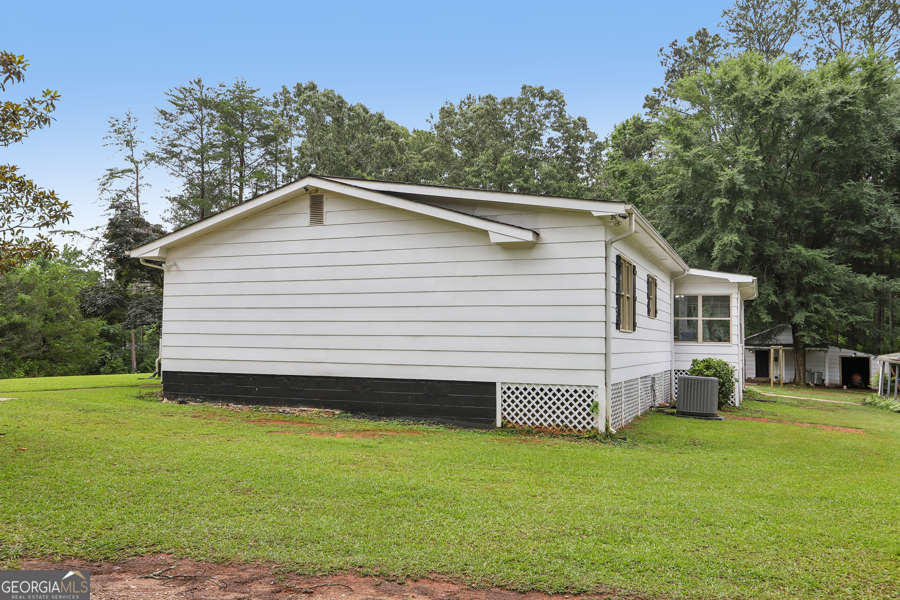 5115 Highway 20 Property Photo 3