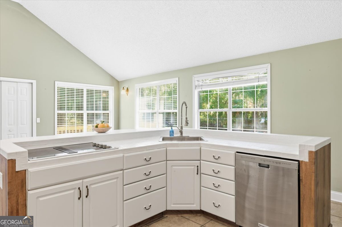 230 Yacht Road Property Photo 14