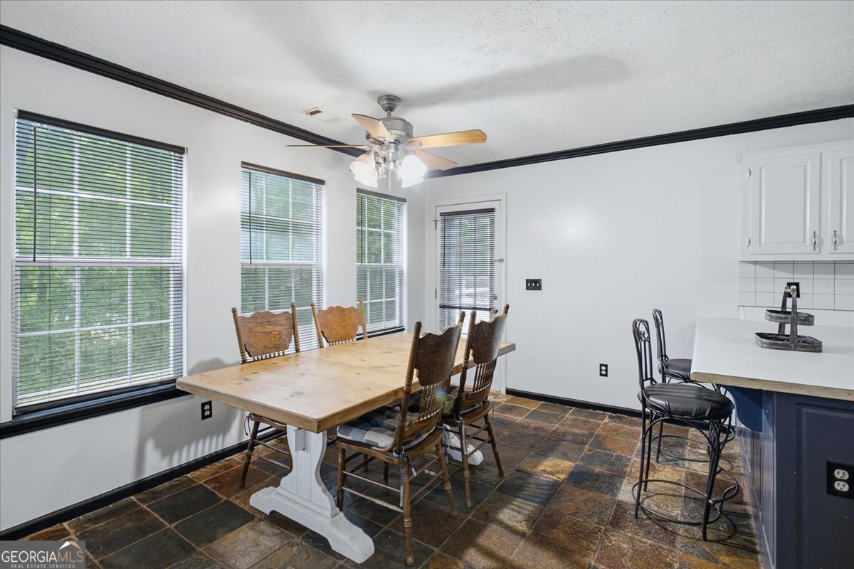 75 Saratoga Way Property Photo 13
