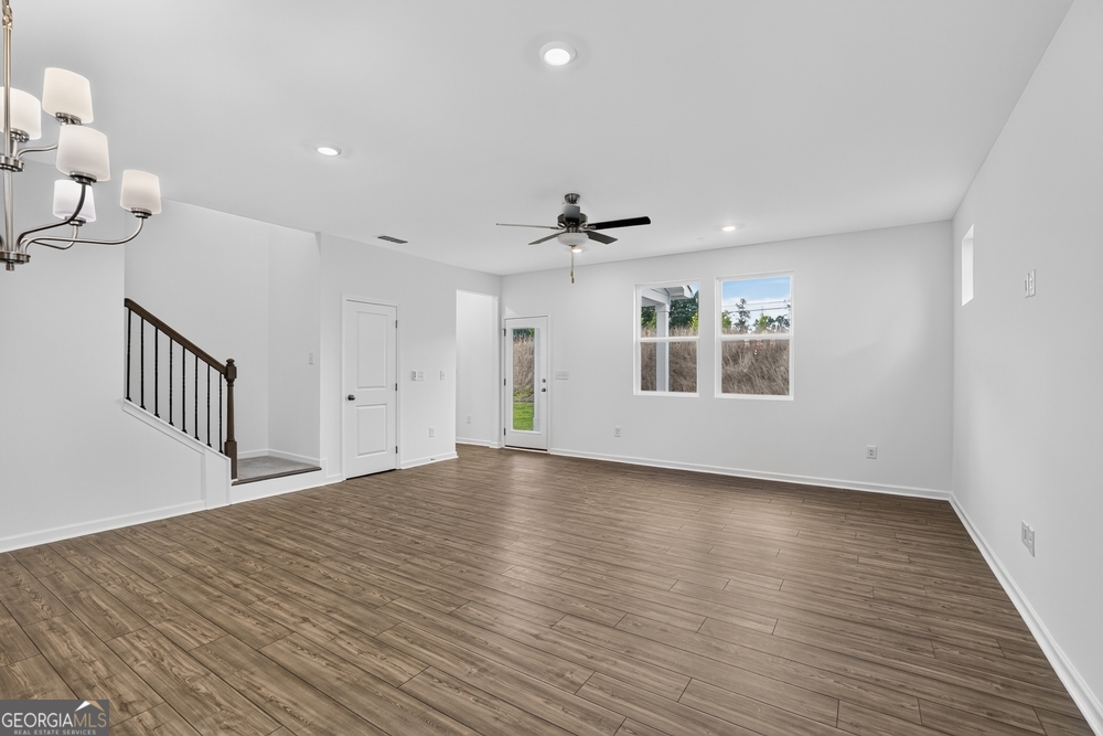3659 Sagecrest Drive Property Photo 3