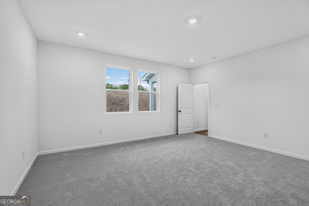3659 Sagecrest Drive Property Photo 5