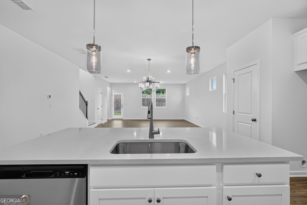 3659 Sagecrest Drive Property Photo 6
