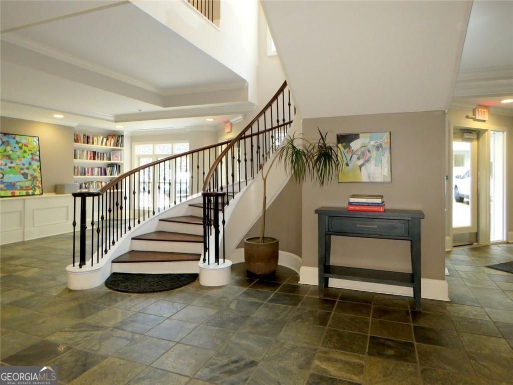 560 Dutch Valley Road Ne # 2407 Property Photo 41