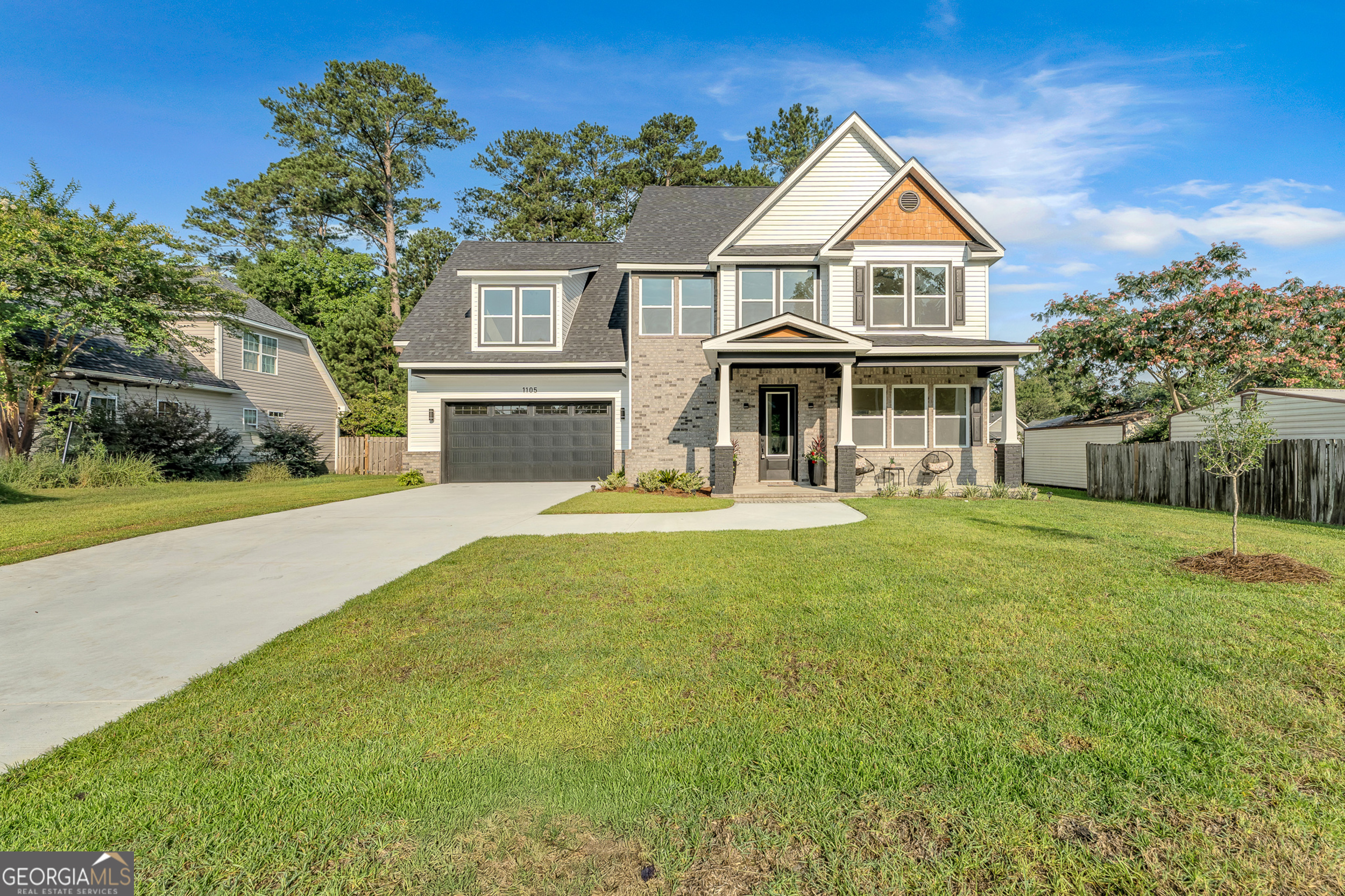 1105 Woodland Drive Property Photo 1