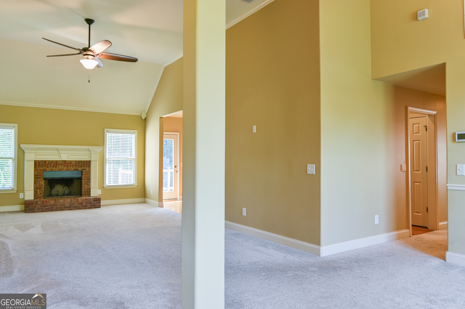 725 Lincoln Drive Property Photo 4