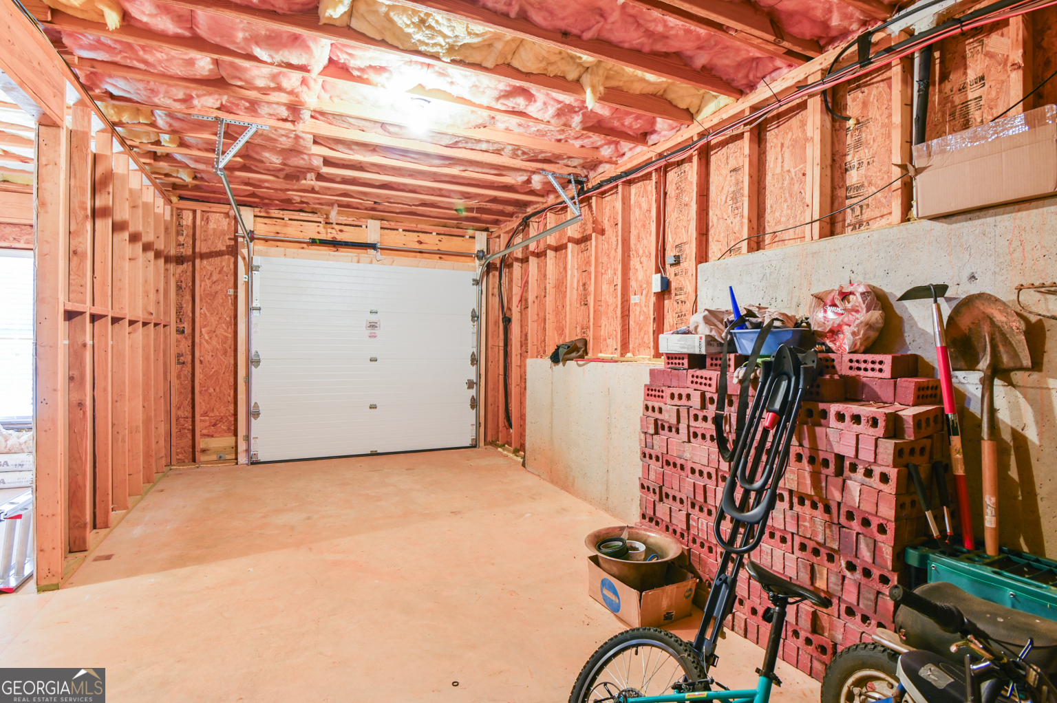 725 Lincoln Drive Property Photo 14