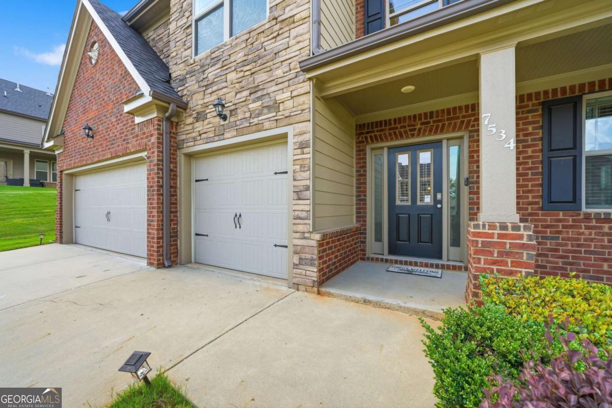 7534 Brook Rose Way Property Photo 8