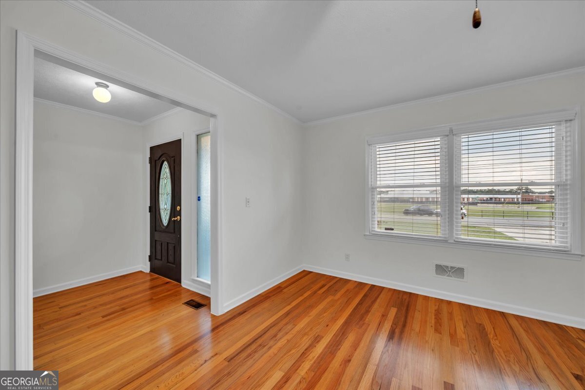 240 E Peter Street Property Photo 14