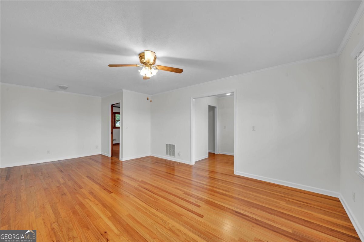 240 E Peter Street Property Photo 18