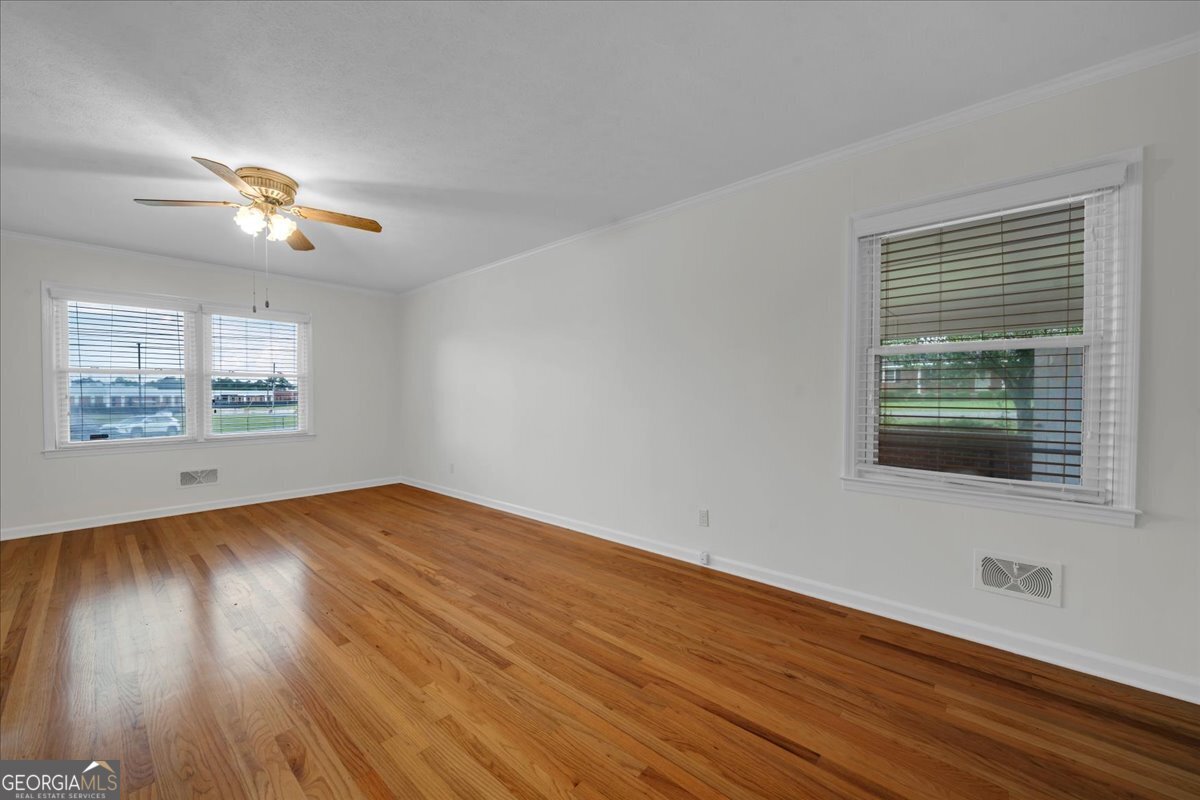 240 E Peter Street Property Photo 19
