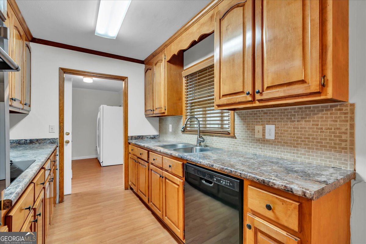 240 E Peter Street Property Photo 24