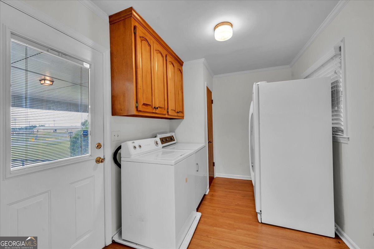 240 E Peter Street Property Photo 28