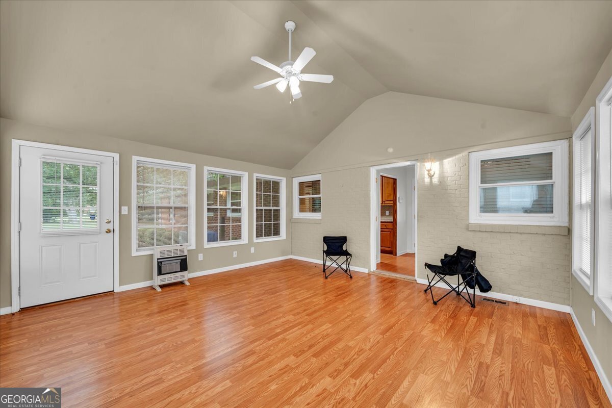 240 E Peter Street Property Photo 33