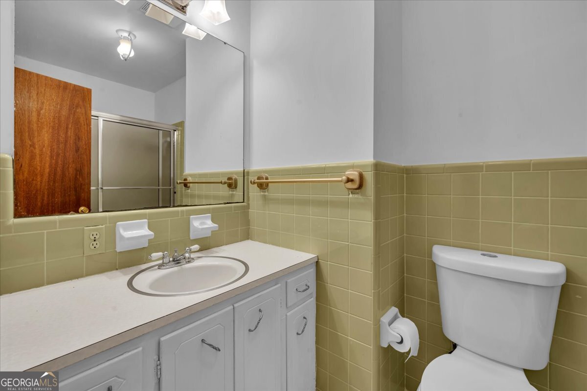 240 E Peter Street Property Photo 45