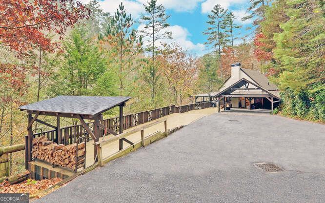 7670 Hiawassee Wilderness Trail Property Photo 1