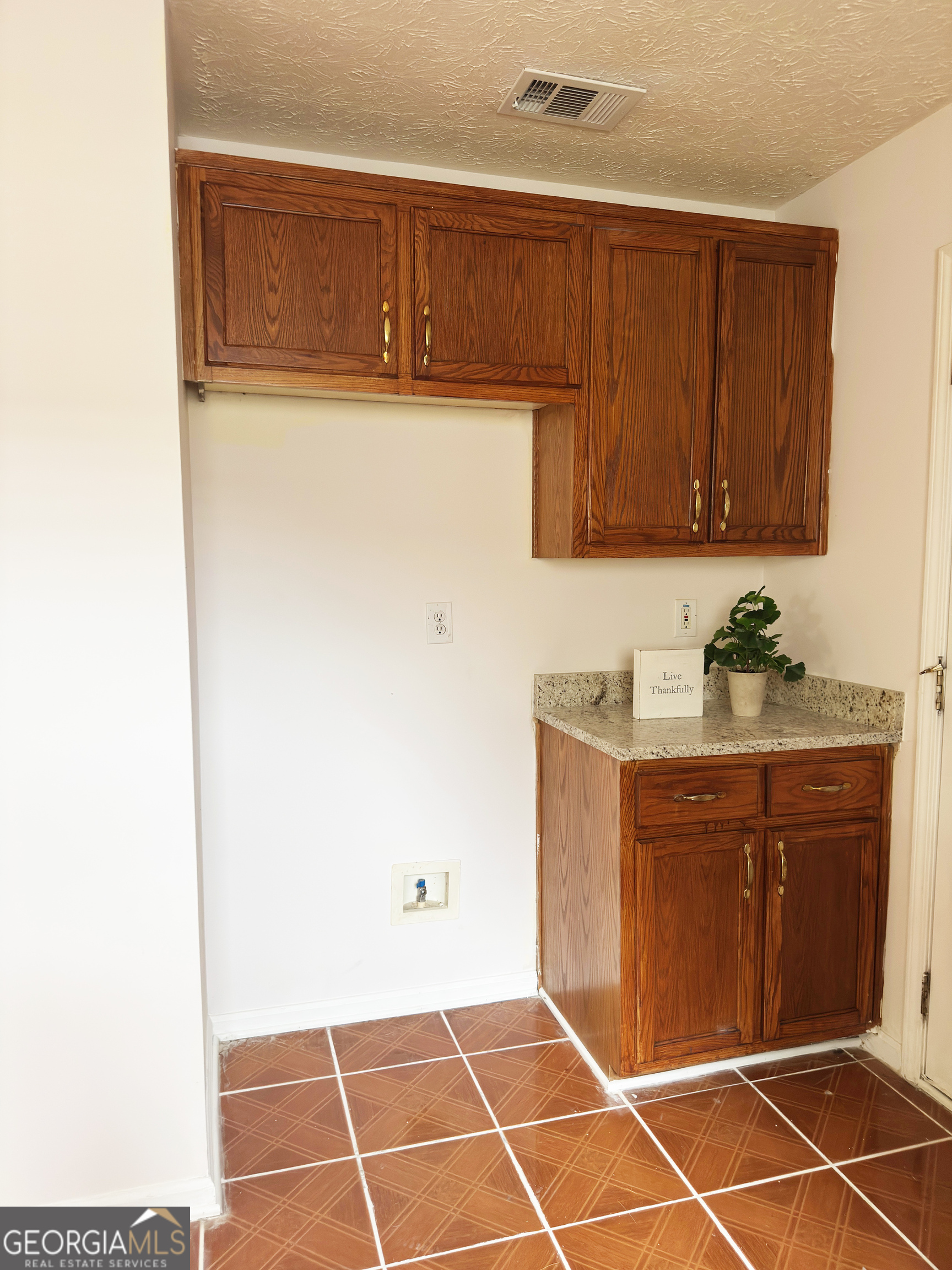 358 Summit Lane Property Photo 6