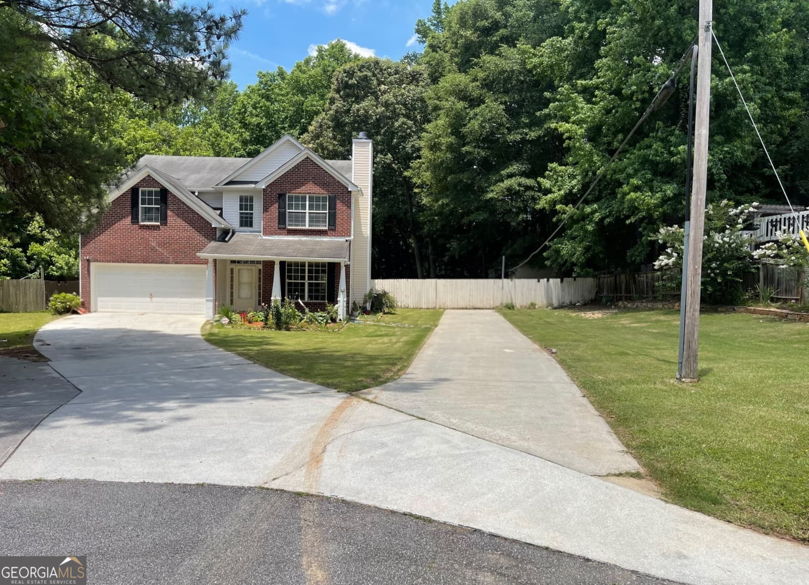 760 Wymill Road Property Photo 1